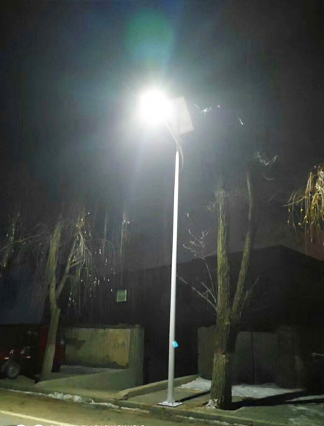 积石山县北泉镇太阳能路灯项目