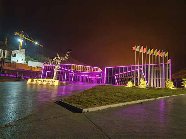 城市亮化是现代城市建设的重要组成部分，它不仅可以美化城市的夜景，还能提升城市的整体形象。随着科技的不断进步，城市亮化也得到了更多的关注和创新。本文将介绍一些关于城市亮化的创意和技术，帮助读者了解北泉镇城市亮化的重要性以及如何进行北泉镇城市亮化的规划和实施。