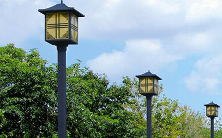 太阳能北泉镇庭院灯怎么选亮度与续航更耐用
